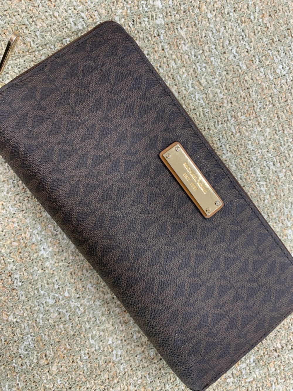 Michael Kors Brown and Tan Signature Zip Wristlet - Picture 5 of 6